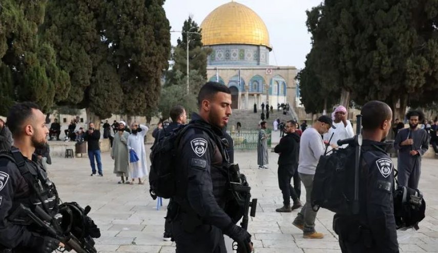 حماس تدعو للاشتباك مع الاحتلال دفاعاً عن الأقصى المبارك