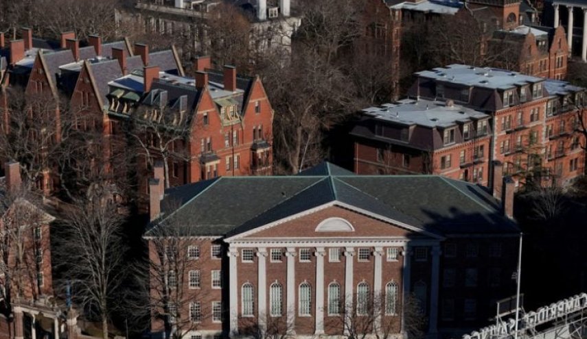 حكومة ترامب تجمّد 2.2 مليار دولار من المنح المخصصة لجامعة هارفارد 