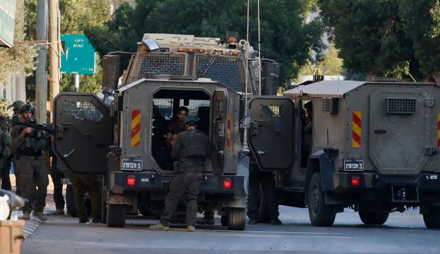 الاحتلال يشن حملة دهم واعتقالات و تفجير المنازل في الضفة