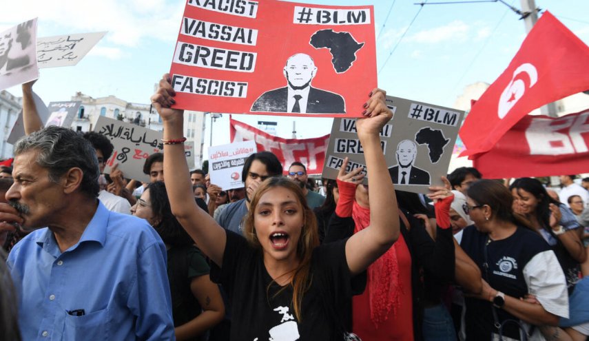 القضاء التونسي يصدر أحكامًا قاسية ضد معارضين في قضية 