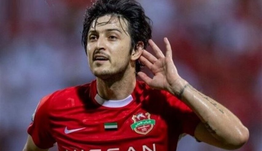 المهاجم الايراني لشباب الأهلي سردار أزمون يتعرض لإصابة خطيرة