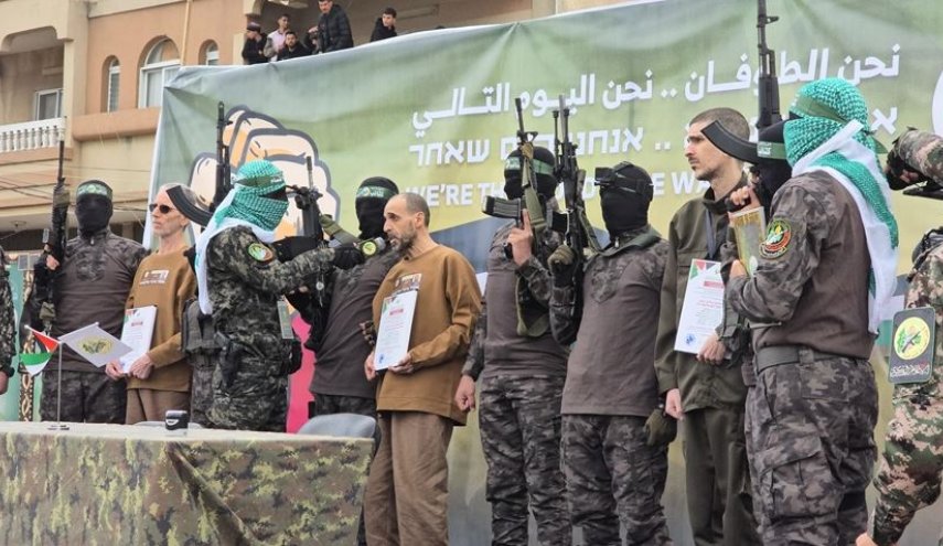 أسير إسرائيلي سابق يرد على سموتريتش ويهاجم نتنياهو