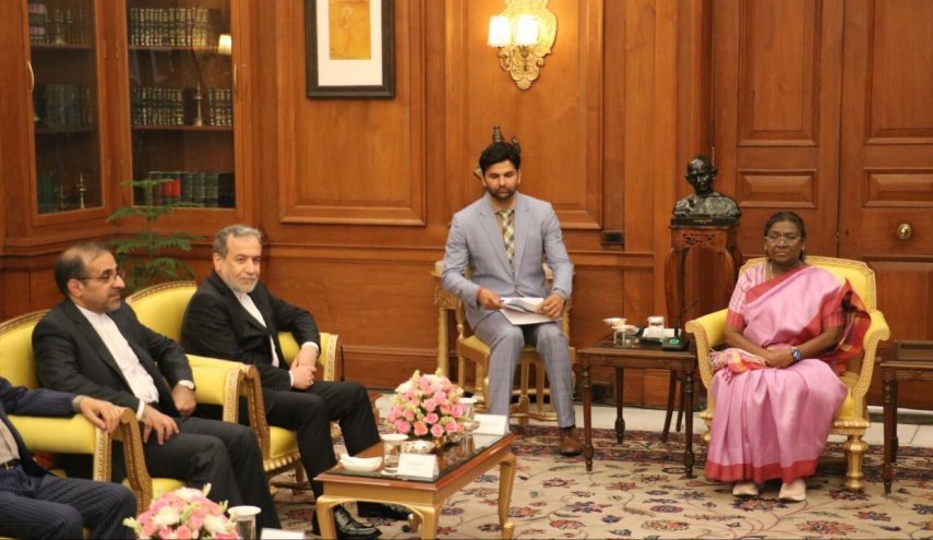 عراقجي يلتقي رئيسة جمهورية الهند