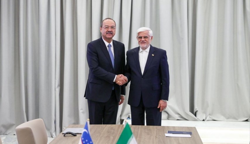 النائب الاول للرئيس الايراني يستقبل رئيس وزراء أوزبكستان رسميا