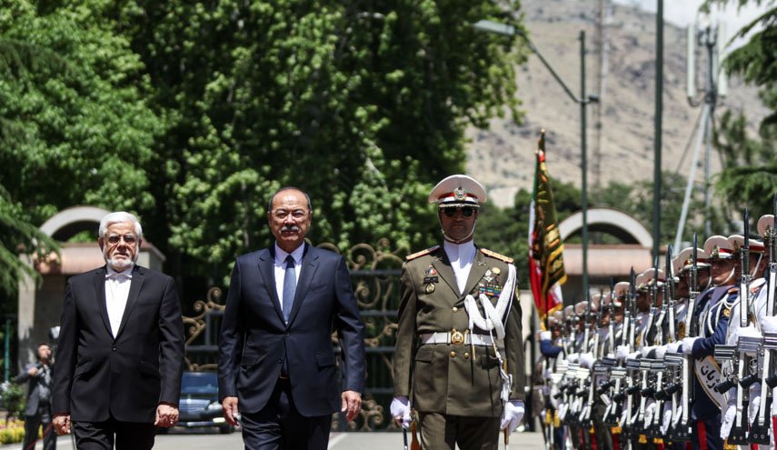 استقبال رسمی عارف از نخست وزیر ازبکستان