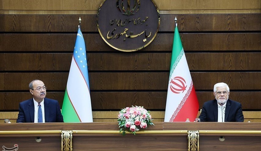 عارف: إيران عازمة على تعزيز العلاقات مع أوزبكستان في جميع المجالات