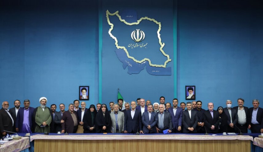 پزشکیان: در مذاکرات از اصول خود عقب‌نشینی نمی‌کنیم