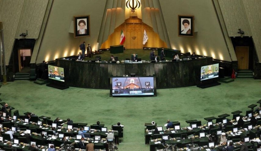 نواب إيرانيون يصدرون بيانًا حول المفاوضات الإيرانية الأمريكية