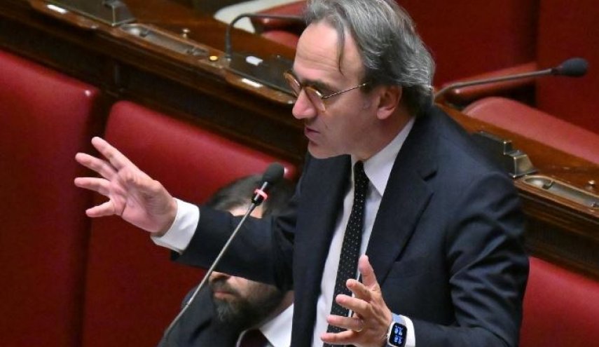 برلماني إيطالي يصرخ في وجه رئيسة الوزراء: نفاقك صادم بشأن غزة