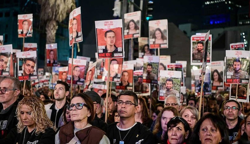 خانواده‌های اسرای صهیونیست: از هیأت مذاکره‌کننده در دوحه اتمام جنگ را می‌خواهیم