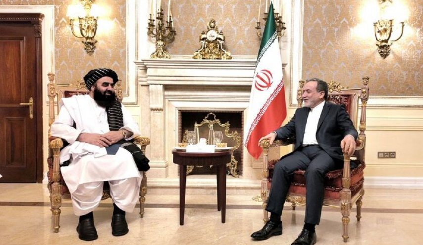 دیدار و گفتگوی سرپرست وزارت خارجه افغانستان با عراقچی در تهران 