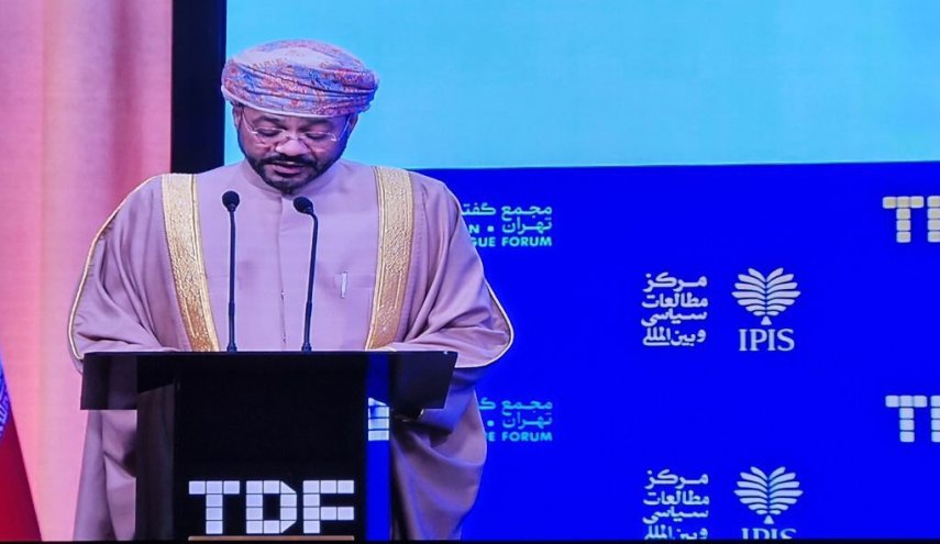 وزیر امور خارجه عمان: مسقط با جدیت به پیمودن مسیر دشوار گفت‌وگو متعهد است
