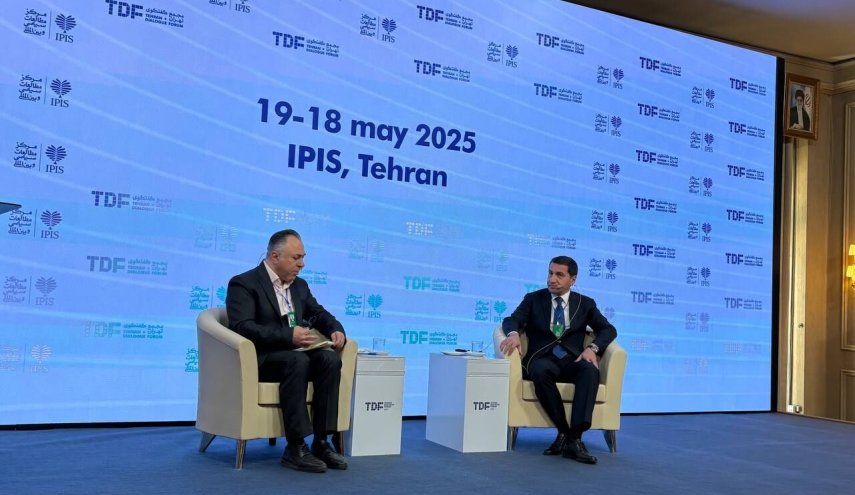 همکاری اقتصادی تهران و باکو باید تقویت شود
