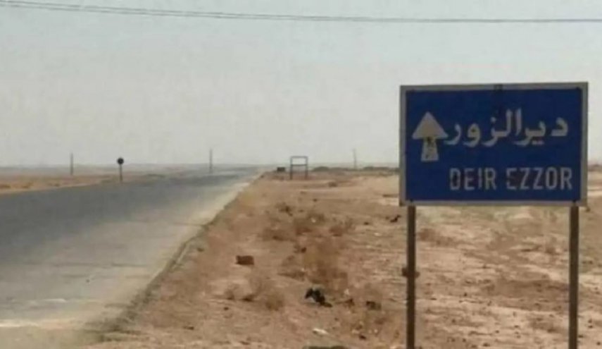 مقتل 3 من عناصر الشرطة في انفجار سيارة مفخخة بدير الزور شرقي سوريا