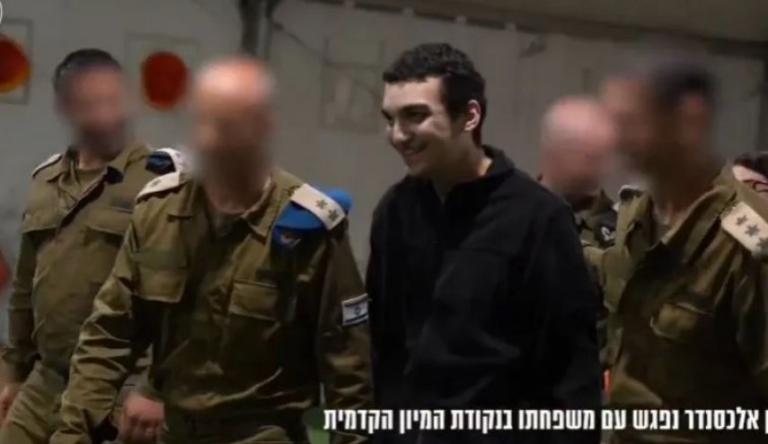 الجندي 'ألكسندر': قدت عربة يجرها حمار وهكذا نجوت من قصف إسرائيلي