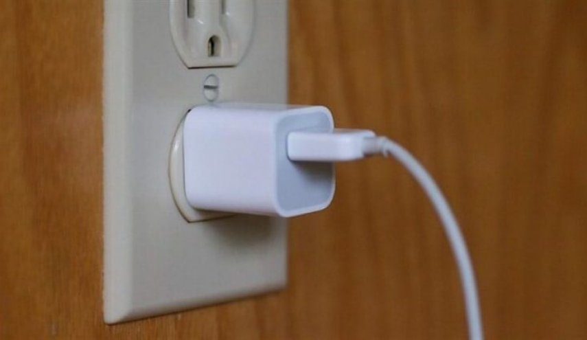 عائلة كاملة تفقد حياتها بسبب شاحن هاتف