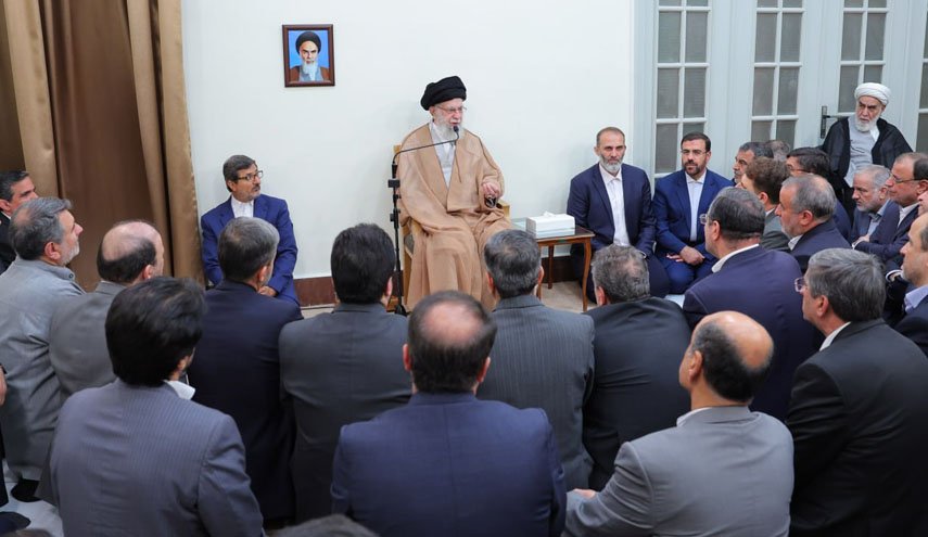 رهبر انقلاب: امروز برای خدمت به مردم فضا مناسب و فرصت‌ها بسیار است