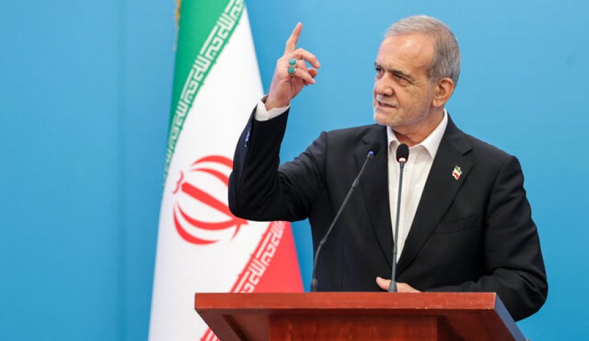 پزشکیان: ایران از استفاده صلح‌آمیز از انرژی هسته‌ای دست نمی‌کشد