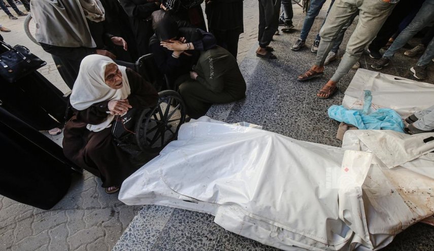 مجزرة جديدة في مخيم البريج.. استشهاد 23 فلسطينيا في قصف للاحتلال