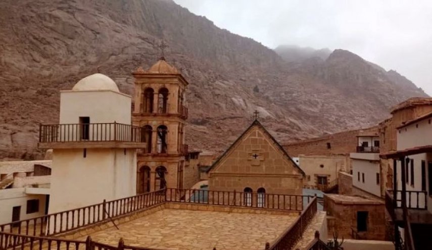 بعد أزمة 'سانت كاترين'.. رئيس وزراء اليونان يهاتف السيسي
