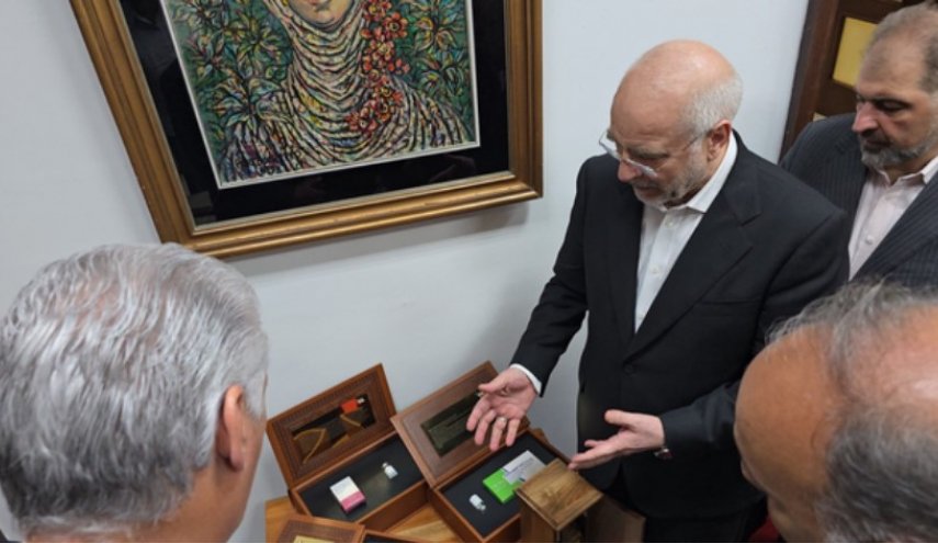 اهداء أربع مجموعات من الأدوية النووية الإيرانية للرئيس الكوبي