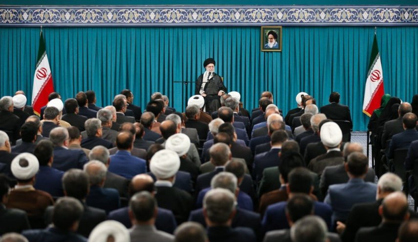 قائد الثورة: لا نقبل بإملاءات الخارج ومواقفنا تنبع من مبادئنا الثورية