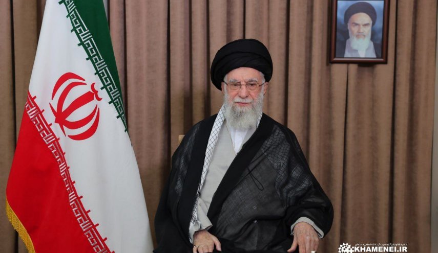 رهبر معظم انقلاب : نیروهای مسلح رژیم رذل صهیونی را بیچاره خواهندکرد