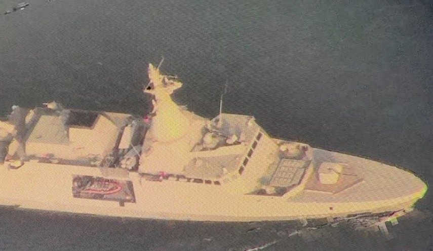 الجيش الإيراني يوقف مدمّرة تجسّسية بريطانية في بحر عُمان