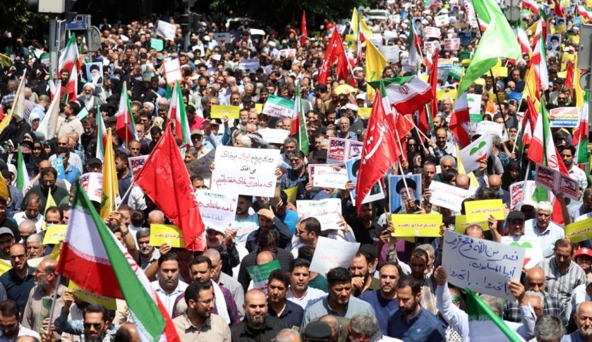 نيويورك تايمز: العدوان الإسرائيلي يوحّد الإيرانيين بمن فيهم المعارضون