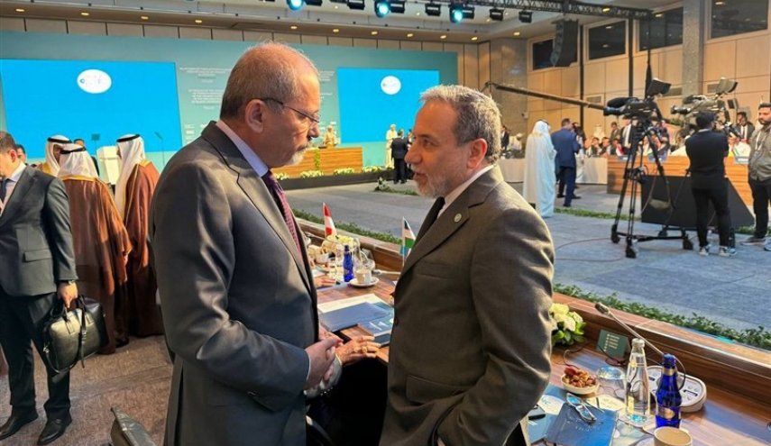 وزير الخارجية الإيراني يلتقي نظرائه الأردني والعراقي والمصري في إسطنبول