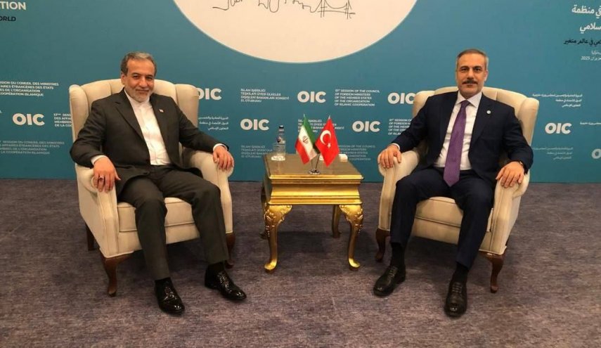 عراقجي يلتقي كلا من نظرائه التركي والباكستاني والجزائري والماليزي