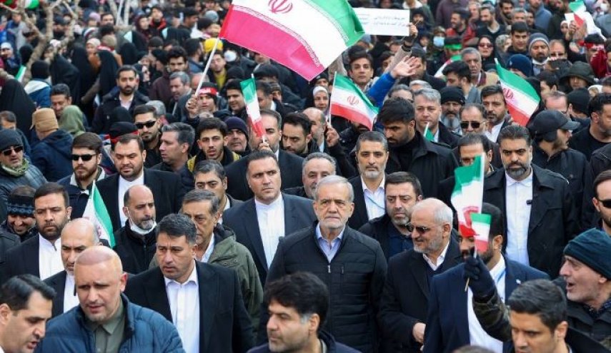 حضور رئیس‌جمهور در مراسم تشییع پیکر شهدای اقتدار+ ویدیو