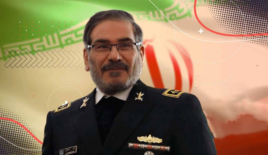 'رسالة صمود' .. حضور علني لــ'شمخاني' في تشييع شهداء 'الاقتدار الوطني'

