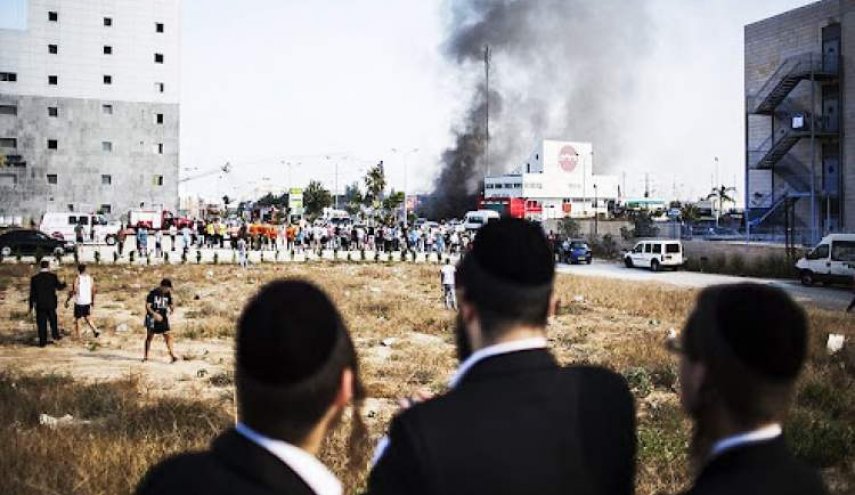 صاروخ يمني يدك الكيان الإسرائيلي وسماع دوي انفجارات