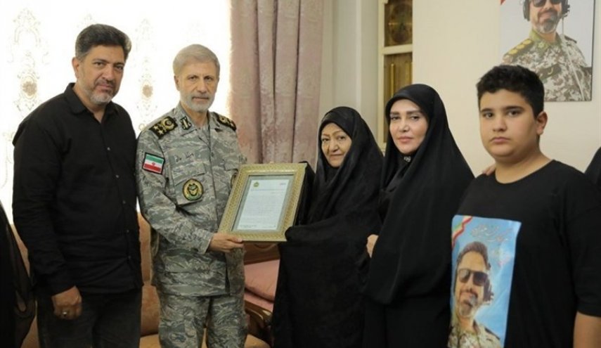 اللواء حاتمي: الجيش مستعد بكل قواه للدفاع عن الثورة والوطن