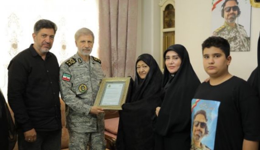 فرمانده ارتش: با تمام توان در مقابل هر متجاوز بدخواهی از تمامیت میهن اسلامی دفاع می‌کنیم