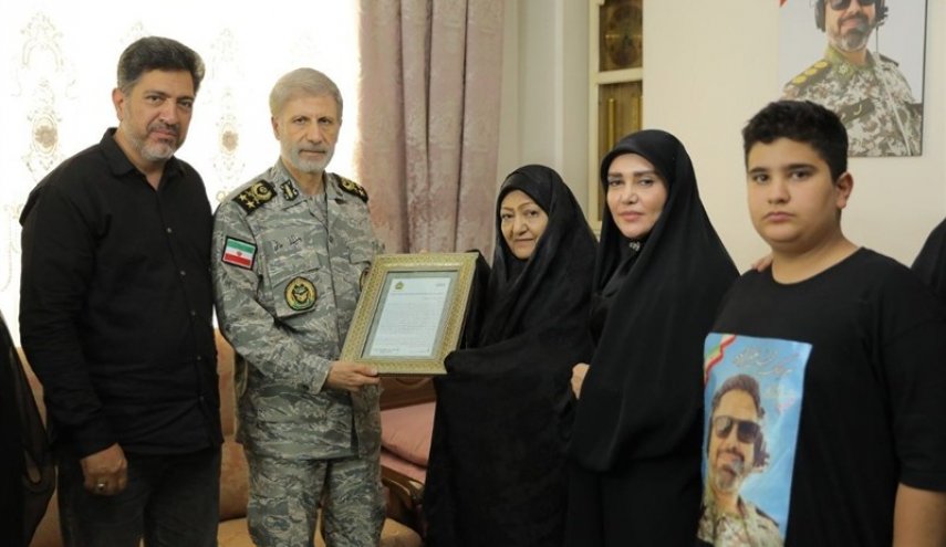 سرلشکر حاتمی: ارتش با تمام توان آماده دفاع از انقلاب و کشور است
