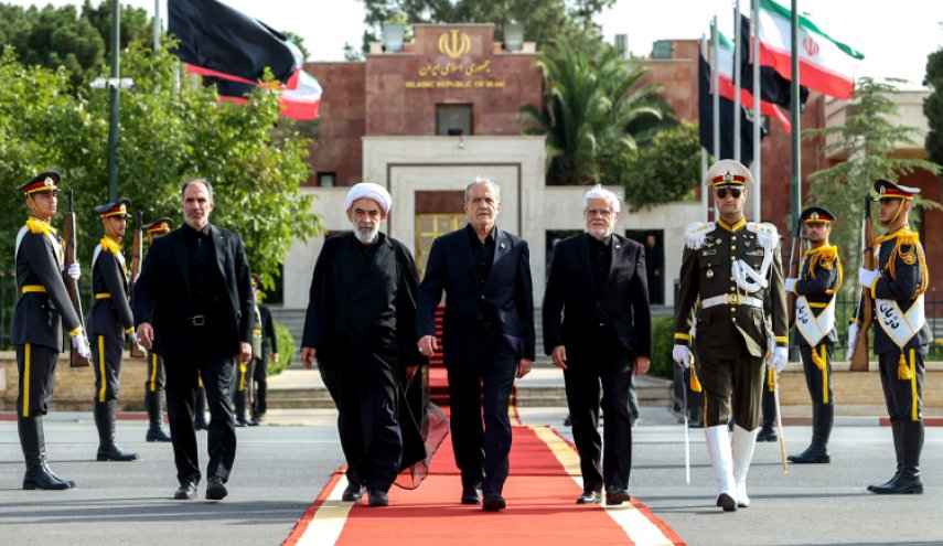 پزشکیان عازم شهر خانکندی جمهوری آذربایجان شد