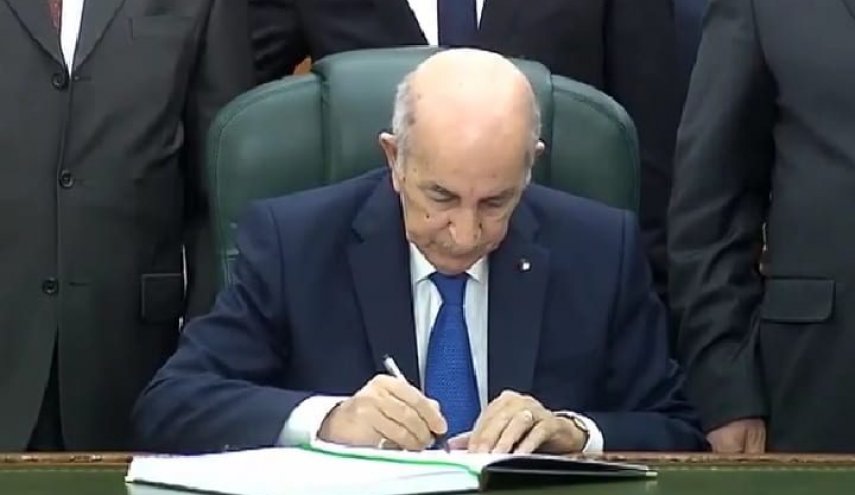 الجزائر.. تبون يصدر عفوا رئاسيا بهذه المناسبة
