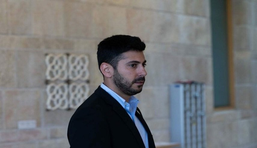 خلافات مع زوجة نتنياهو وتسريبات سرية تطيح بمسؤول اسرائيلي