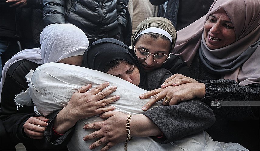 13 شهيدا بينهم أطفال ونساء بقصف الاحتلال منازل ومراكز إيواء في غزة