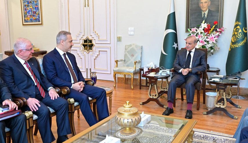 شهباز شریف خواستار تداوم تماس اسلام‌آباد و آنکارا درباره تجاوزات اسرائیل در منطقه شد