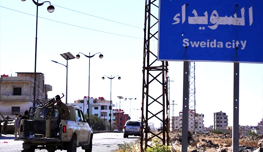 'اسرائيل' تستهدف سيارة أمن عام بالسويداء ومطارا عسكريا بدمشق