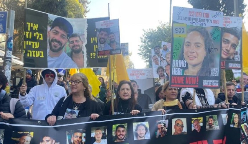 عائلات المحتجزين الصهاينة تحذر من عرقلة نتنياهو لمباحثات الدوحة