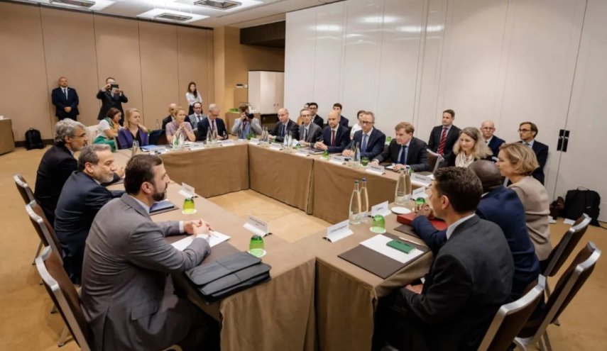  إيران توافق على جولة محادثات مع أوروبا في إسطنبول
