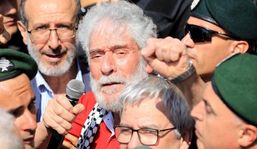 روایت الاخبار از مراسم استقبال از مبارز لبنانی حامی فلسطین در بیروت