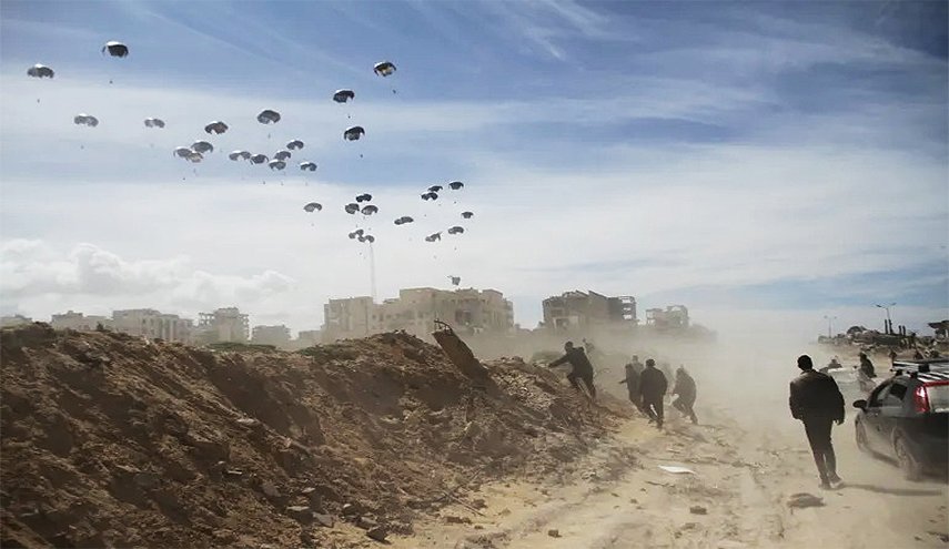 إنزال المساعدات جوا .. تمويه لجريمة تجويع ممنهجة في غزة