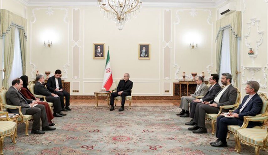 بزشكيان: تقاعس أدعياء حقوق الإنسان تجاه جرائم الكيان الصهيوني أمر مخجل