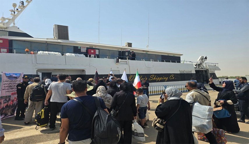إيران تدشن خطا ملاحيا بين خرمشهر والبصرة لتسهيل مسيرة الأربعين