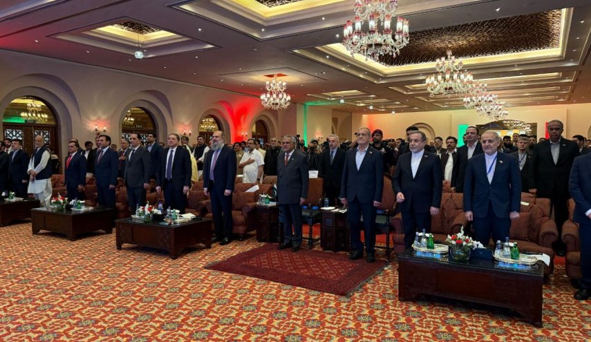 همایش بازرگانی ایران و پاکستان با حضور پزشکیان گشایش یافت 
